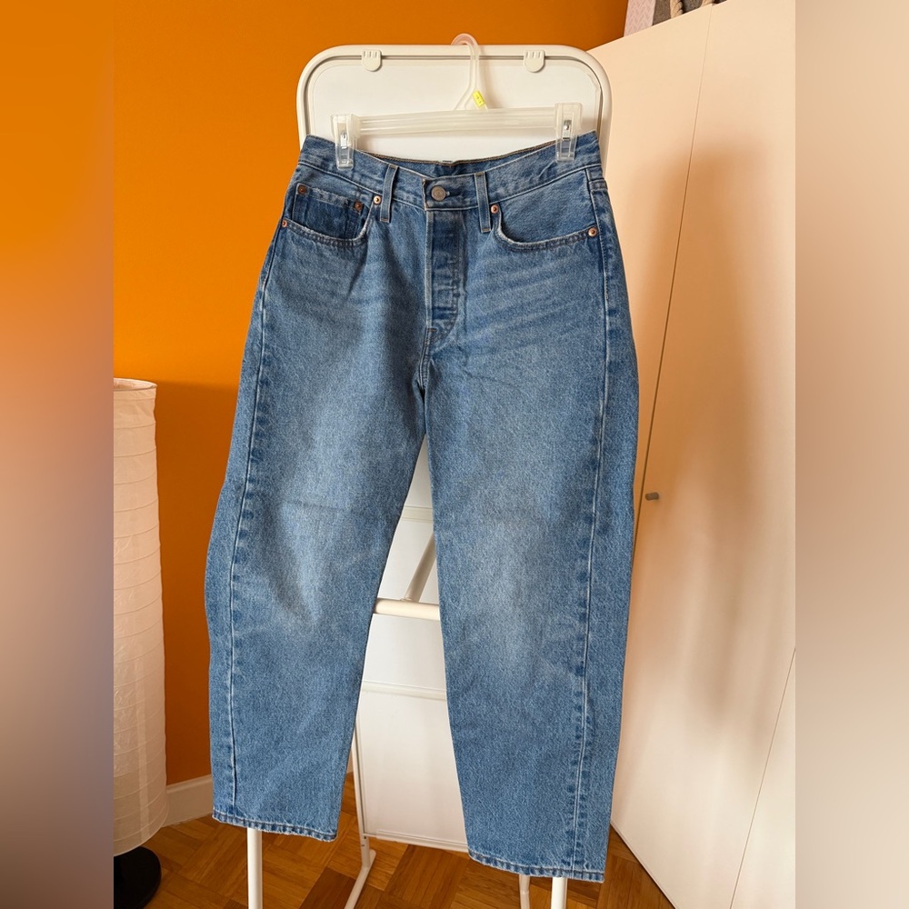Levi's® 501® Cropped Straight-Leg High Rise Jeans medium blue W28 L26